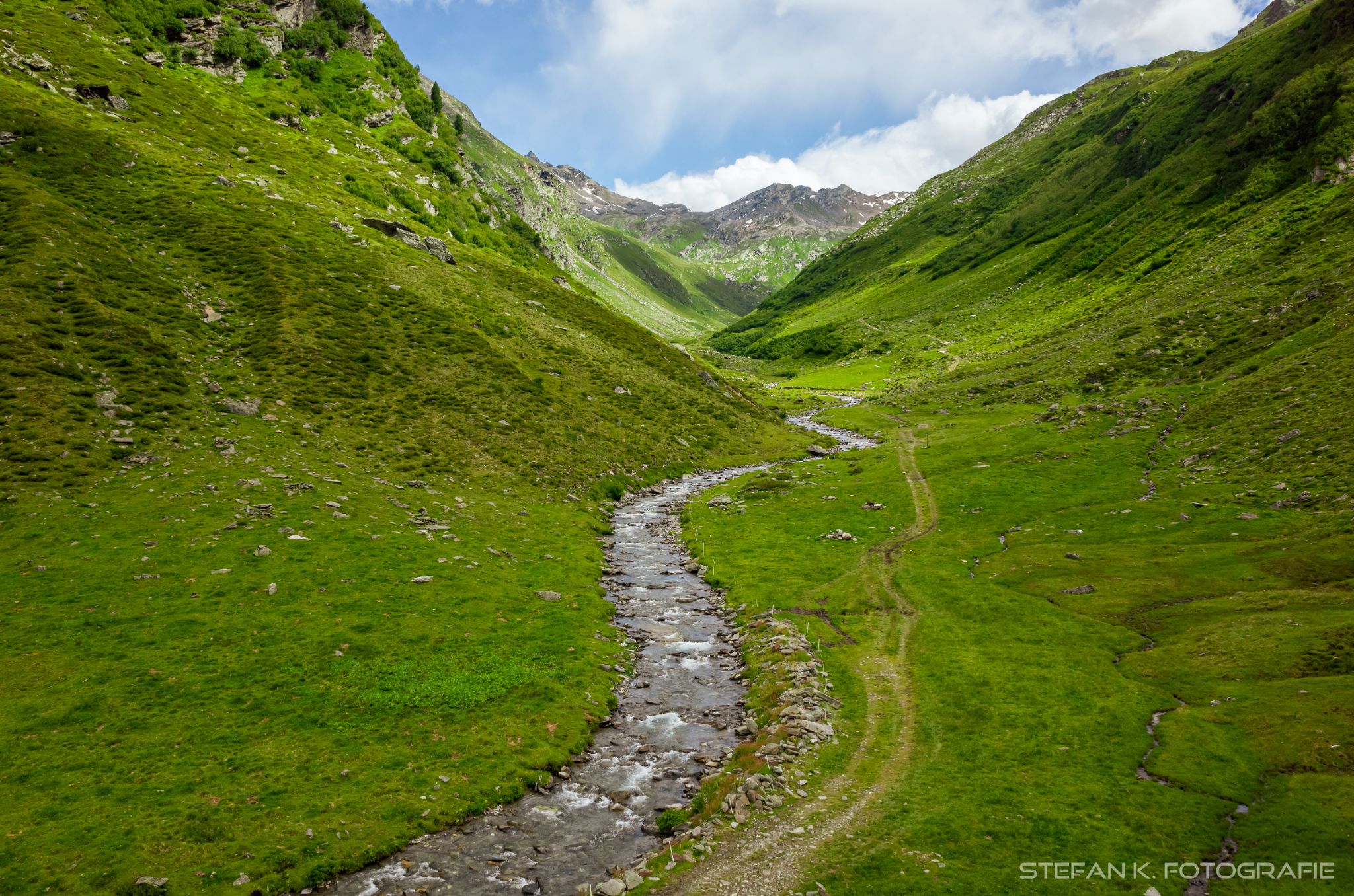 Blick durch Lazinser Tal zum Spronser Joch